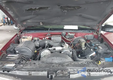 1999 Chevrolet Suburban 1500 Lt z USA, uszkodzony, nr VIN 3GNFK16R8XG144067